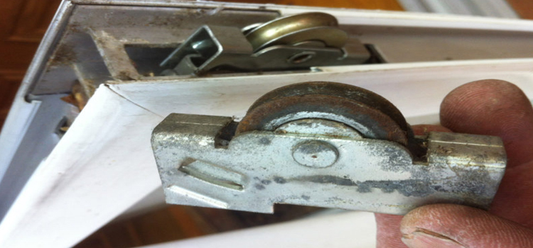 screen door roller repair in Albion Falls